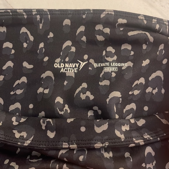 Old Navy Athletic Leggings - Picture 4 of 4